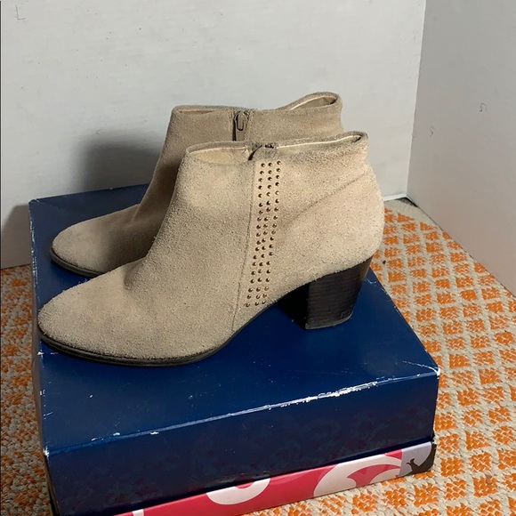 Vionic Shoes - Vionic suede bootie. Size 10